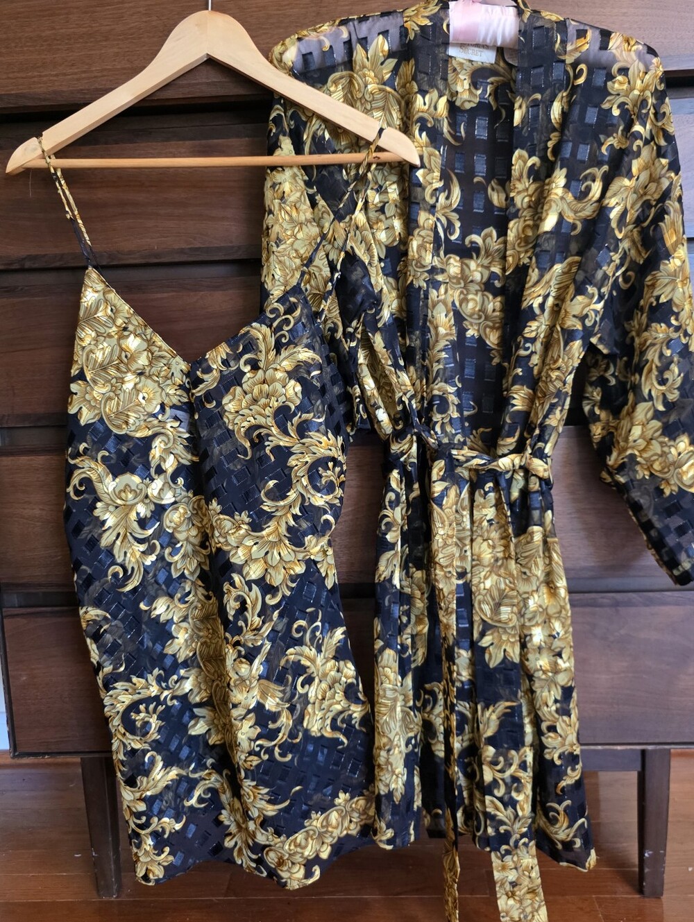 Vtg Victoria’s Secret Gold Label Camisole & Robe Lingerie Baby Doll 90s Y2K M/OS